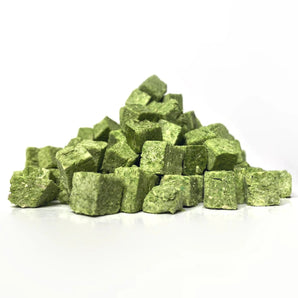 Karma uzupełniająca dla kotów 100% liofilizowana z kurczakiem i trawą jęczmienną