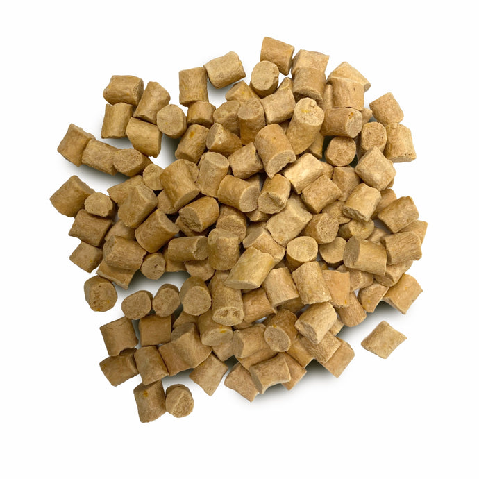 Zdjęcie przedstawiające Liofilizowana karma dla kota dorosłego z kurczakiem i sercami kurczaka